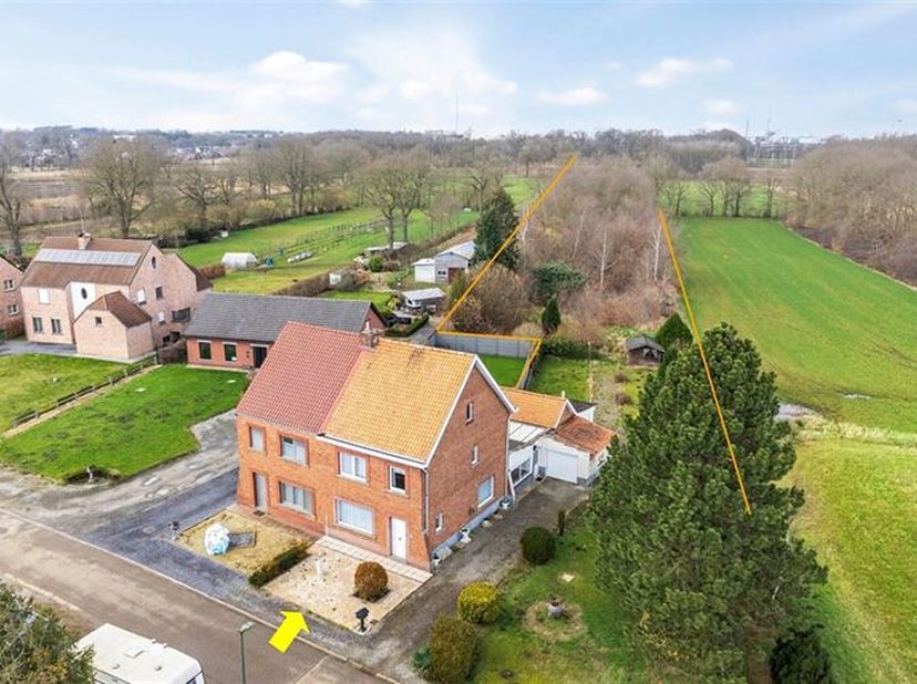Onweerstaanbaar landelijk gelegen, stevige, gewelfde woning met weiland (op in totaal 45 are) met veel potentieel.(3290 Deurne)&lt;br /&gt;
De rustige liggi