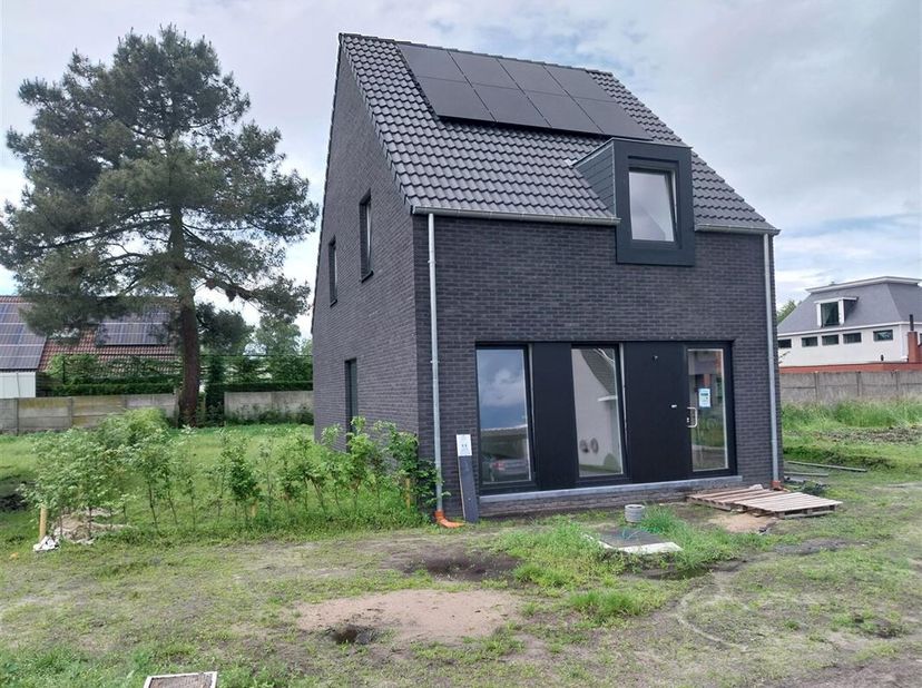 Mooi wonen in de Veldstraat, een nieuw doodlopend straatje, zijstraat van de Kromstraat. &lt;br /&gt;
Dit prachtig nieuwbouwproject met 8 woningen wordt ger