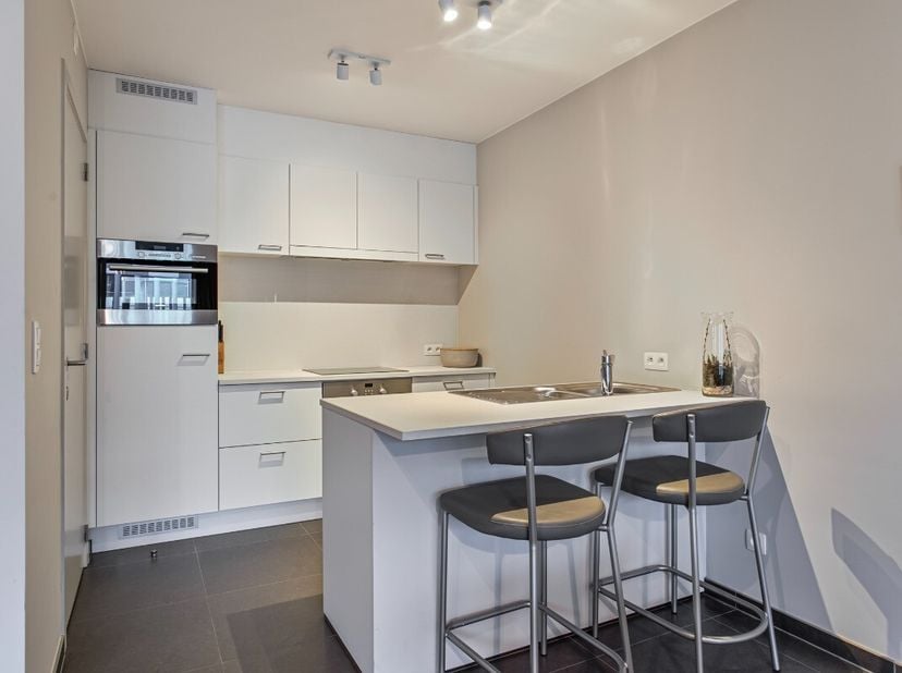 Spacieux et lumineux appartement d&#039;une chambre à coucher à vendre au cur de WaregemCet appartement spacieux et prêt à l&#039;emploi situé à Waregem allie c