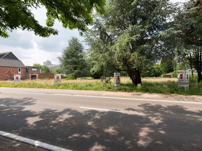 Terrain à vendre
                    à 2960 Brecht