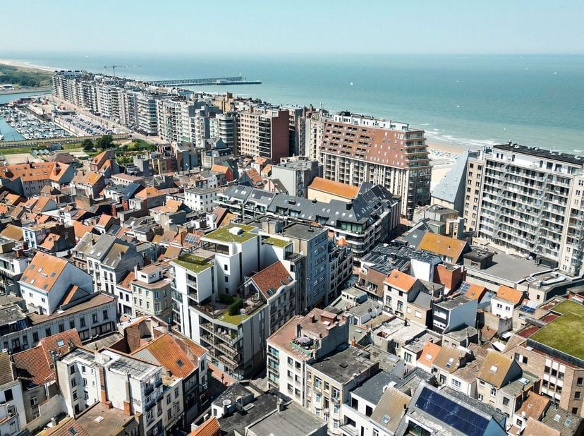 In het centrum van Blankenberge lanceren we het project, Maison Duysburgh. In totaal verrijzen er 39 appartementen ontworpen door het Blankenbergs arc