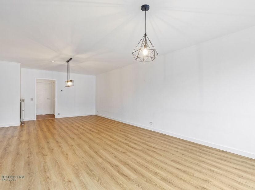 Op een goede locatie te Heist-op-den-Berg bevindt zich dit instapklaar appartement met 2 slaapkamers en terras. Het appartement geniet van een uitstek