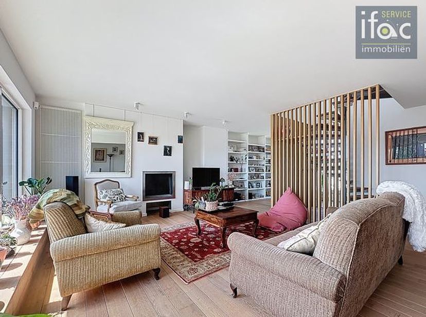 Contrat de location LONGUE DURÉE (9 ans)&lt;br /&gt;
&lt;br /&gt;
Penthouse exclusif et spacieux avec box de garage et 2 terrasses  à proximité du Parc Georges He