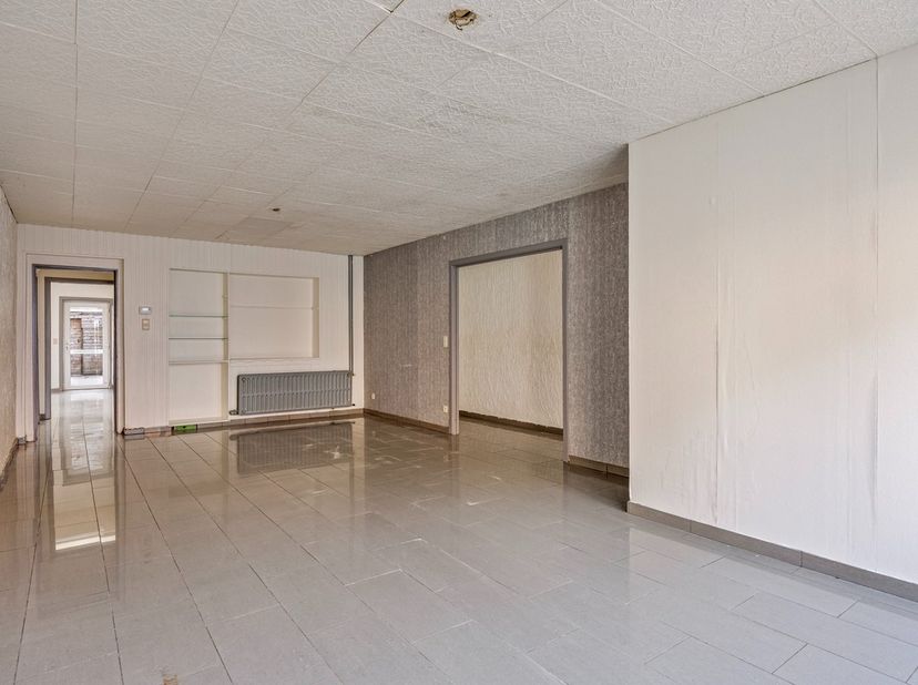 Welkom in de Rechtstraat 35 te 3700 TONGEREN (Rutten)!&lt;br /&gt;
&lt;br /&gt;
In het landelijke Rutten vinden we midden in het gezellige (dorps)centrum bovensta