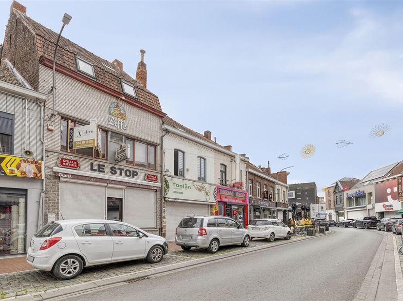 Handelspand op topligging in Menen!&lt;br /&gt;
Gelegen op het meest commerciële en drukst bezochte gedeelte van de Rijselstraat, op stapvoets van de Franse