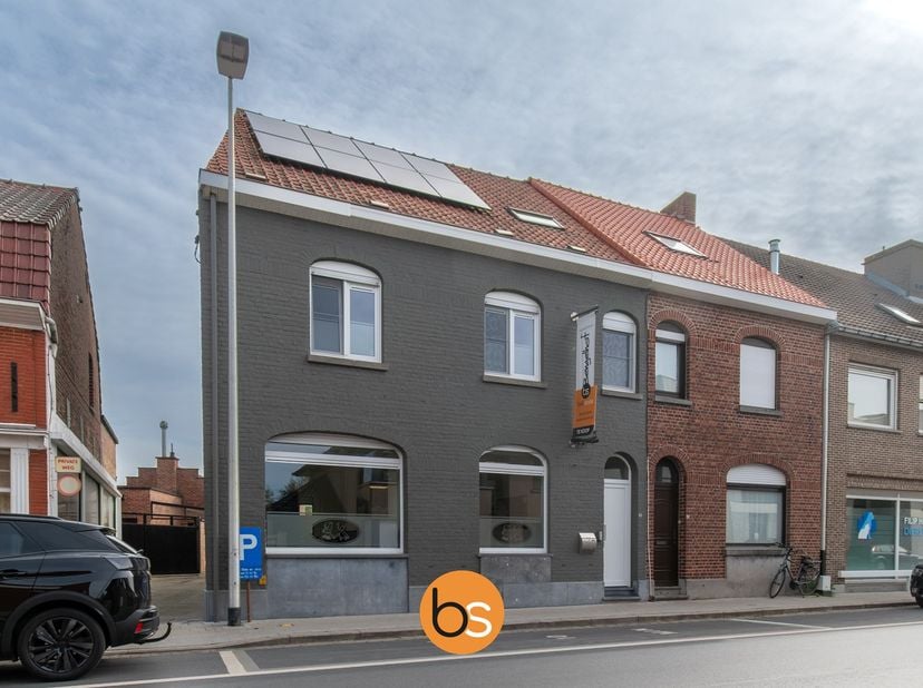 Bent u op zoek naar een instapklaar en energiezuinig pand op een toplocatie?&lt;br /&gt;
Deze ruime eigendom in de Gullegemsestraat 9 biedt tal van mogelijk