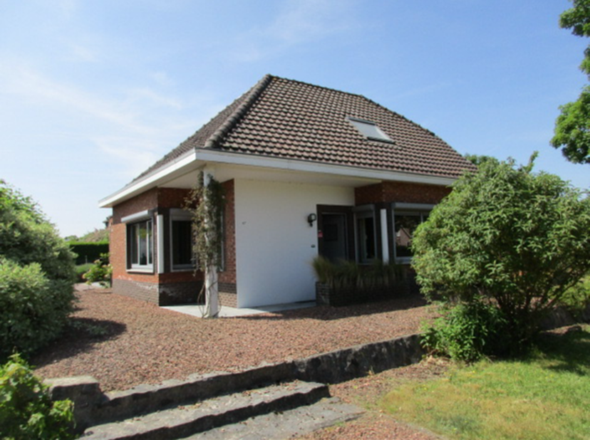 Rustig gelegen woning in het centrum van Tessenderlo.&lt;br /&gt;
De zuidelijk gelegen achtertuin met volop groen aanwezig is prachtig, &lt;br /&gt;
Het stuk bied