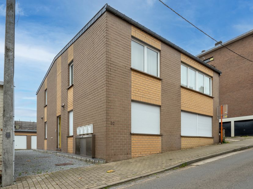 L&#039;agence SKYIMMO vous propose ce bel appartement 2CH à vendre, au RDC, dune superficie totale de 60m² habitables à SERAING.&lt;br /&gt;
Ce bien est composé