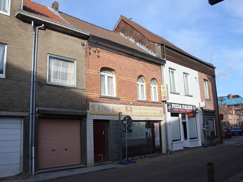 Dit handelspand gelegen in Haasdonk was een voormalig bakkerij. Momenteel is het verhuurd aan een horecazaak.&lt;br /&gt;
&lt;br /&gt;
Op het gelijkvloers bevindt