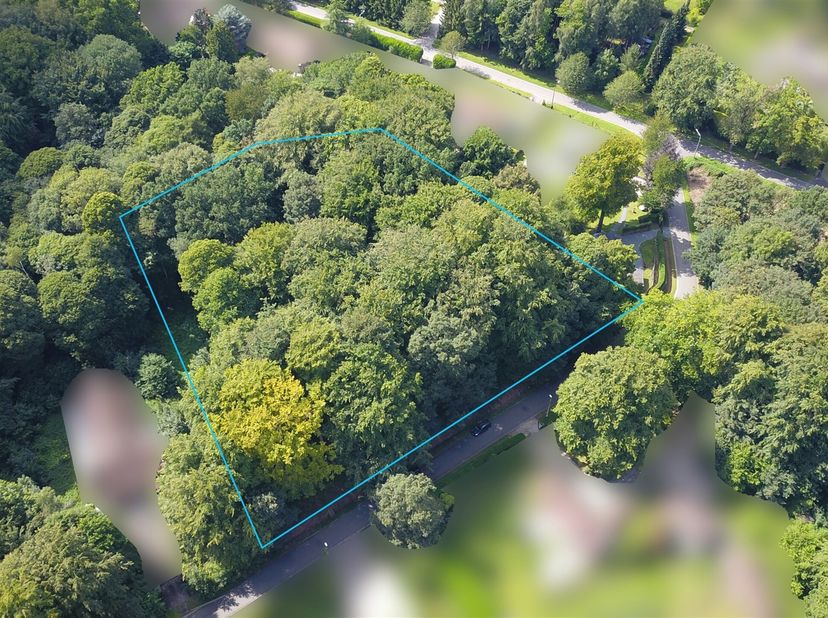 Libre cours à vos projets avec ce lot de 2 terrains !&lt;br /&gt;
Situation :&lt;br /&gt;
 Ce lot de 2 terrains est situé dans une drève à faible passage dans le
