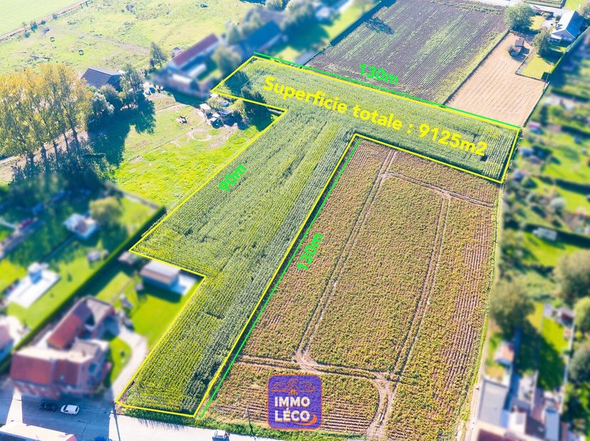 Terrain de 9125m² idéalement située, en plein campagne, au calme complet !&lt;br /&gt;
Son emplacement prisé vous offre un cadre un de vie exceptionnel, dan
