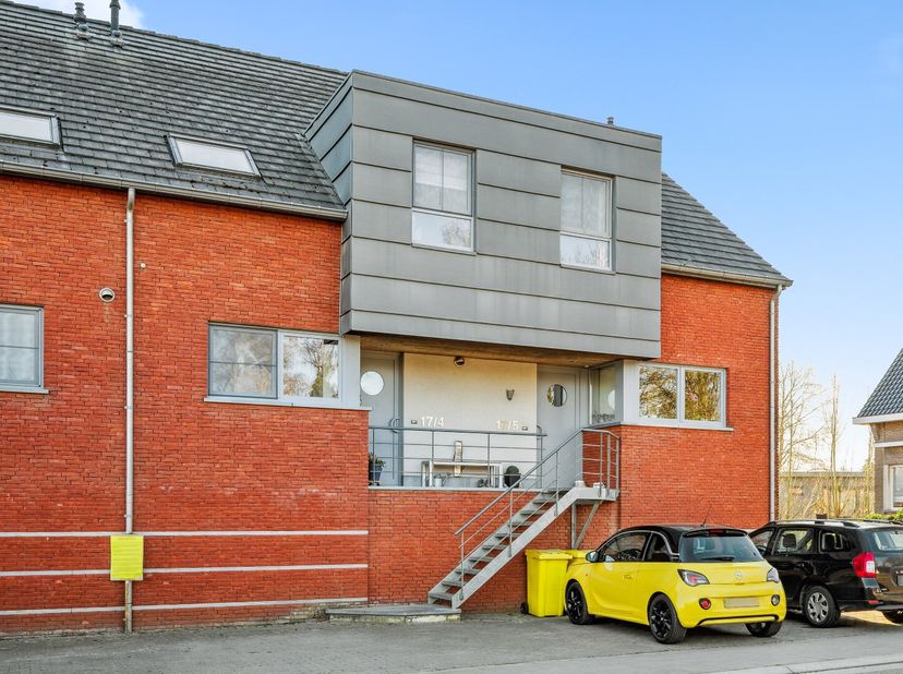 Prachtig instapklaar duplexappartement op goede locatie.&lt;br /&gt;
Dit ruime duplexappartement biedt een ideale combinatie van comfort en een gunstige lig