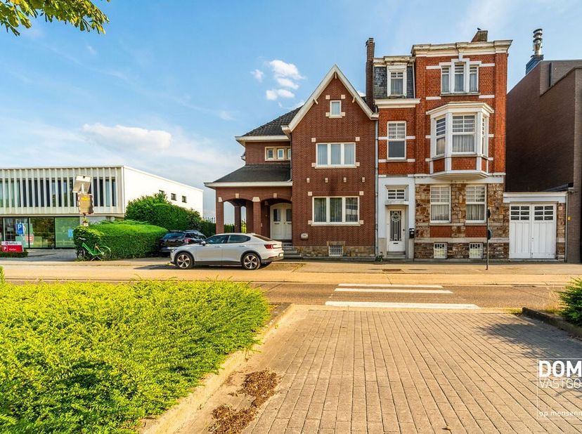 Heeft u interesse? Bekijk deze woning op onze website http://www.domovastgoed.be of contacteer ons op het nummer 011/96.49.96&lt;br /&gt;
Welkom aan de Kuri