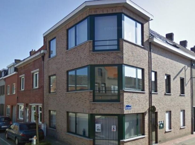 Projet d&#039;investissement de 3 appartements clés en mainagencement : rdc : 2 chambres, living avec cuisine ouverte, salle de bain et débarras (65m², EPC