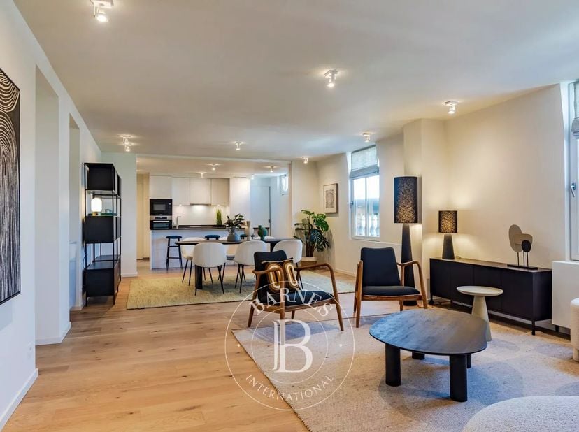 Etterbeek - Parc Cinquantenaire - dichtbij de Europese instellingen, prachtig nieuw duplex appartement in een prachtig gebouw van ongeveer 187m2 als v