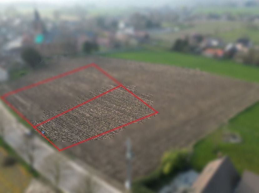 Prachtige bouwkavel van 13 are 49 centiares in het hart van het dorp Houtaing, op 10 minuten van Ath, met prachtig uitzicht over het platteland.&lt;br /&gt;