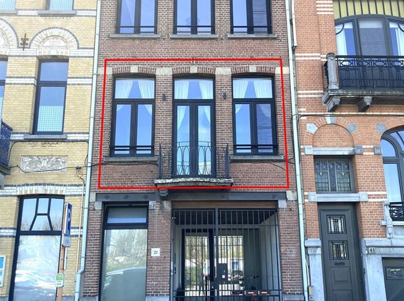 Prachtig appartement met 1 slaapkamer en terras&lt;br /&gt;
Ligging: Het appartement is rustig gelegen vlak aan het station van Lier. Openbaar vervoer, scho