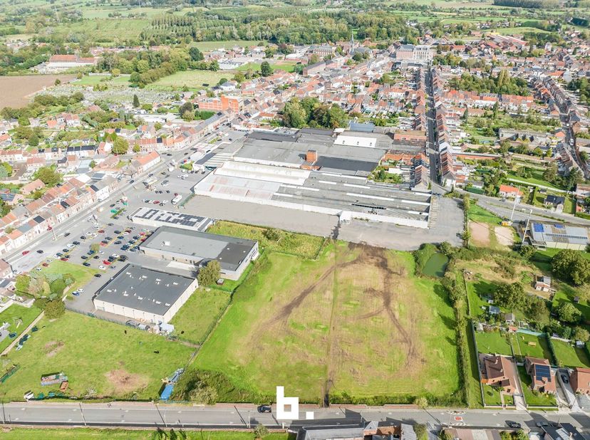 À la recherche dun terrain à redévelopper, situé près du centre-ville de Boussu ? Ne cherchez plus. Grâce à son emplacement proche du centre, plusieur