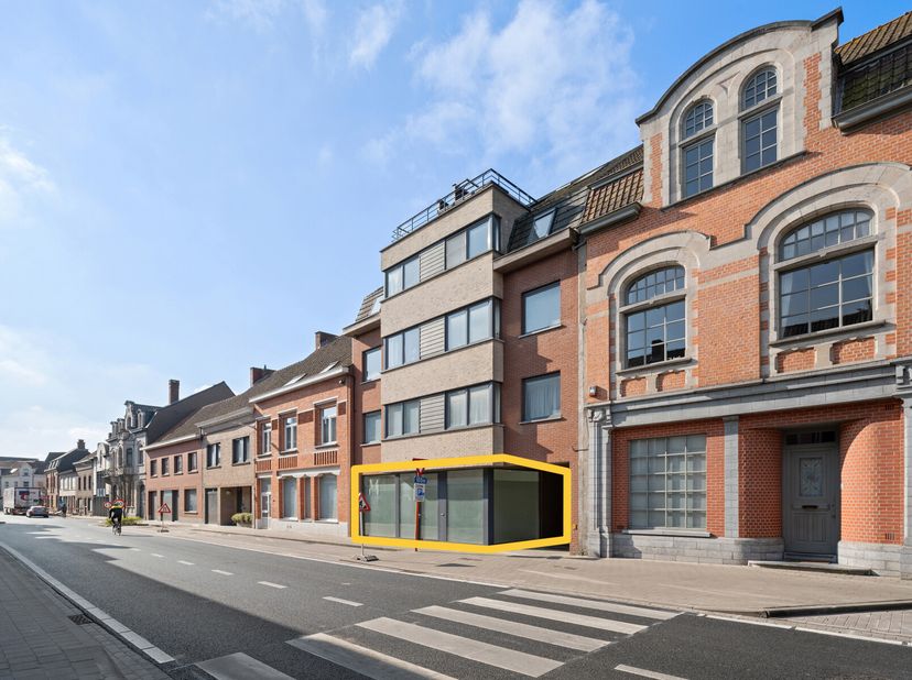 Bien professionnel à louer
                    à 8840 Staden
