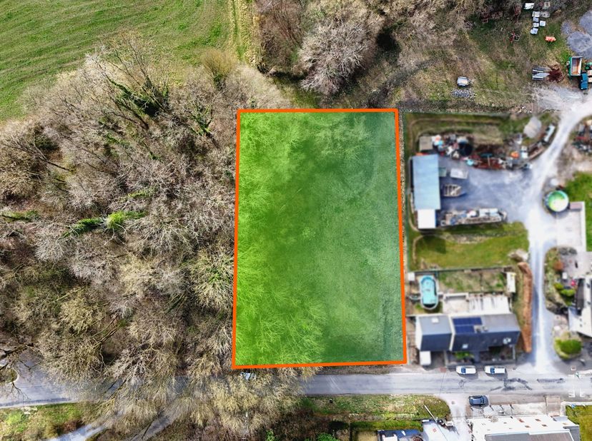FAIRE OFFRE APD 135.000euro&lt;br /&gt;
 Zone : en zone d&#039;habitat à caractère rural&lt;br /&gt;
 Orientation : Ouest,&lt;br /&gt;
 Largeur façade : ± 27m,&lt;br /&gt;
 Profon