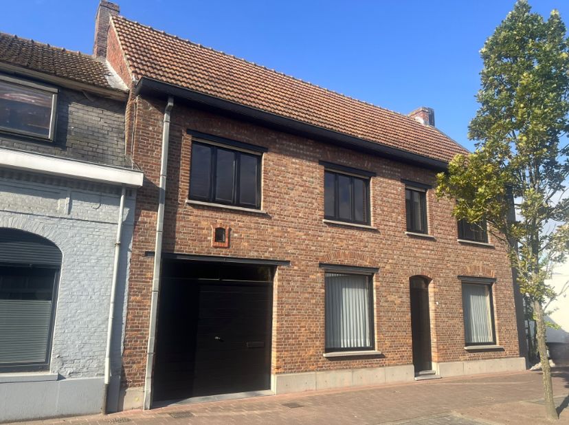 supergoed onderhouden woning&lt;br /&gt;
grote en klare leefruimtes&lt;br /&gt;
gelegen in het dorp&lt;br /&gt;
heel veel lichtinval dankzij de grote raampartijen&lt;br /&gt;