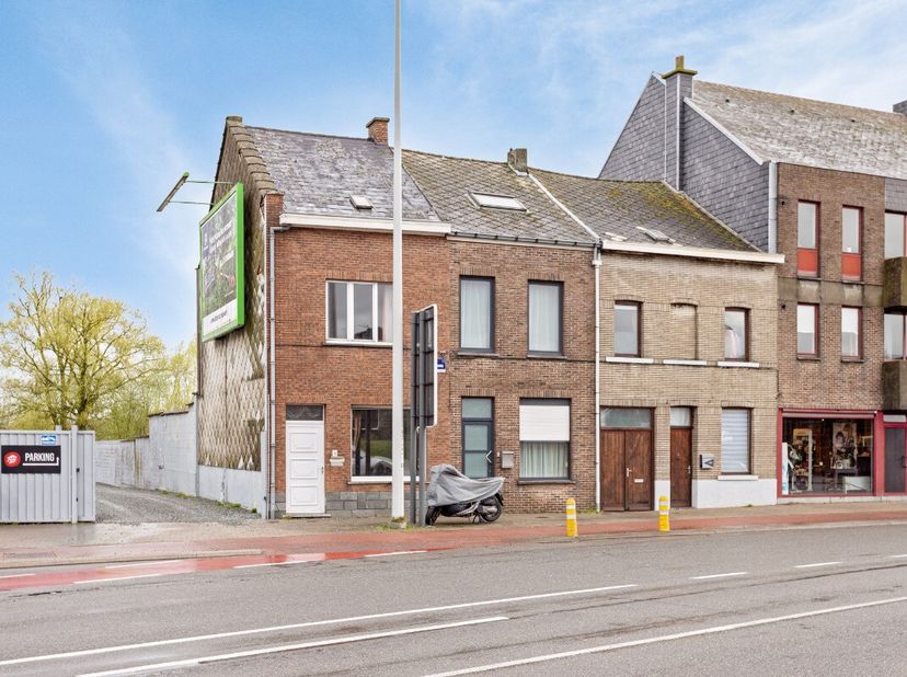 Vous êtes bricoleur ou vous cherchez un projet de rénovation ? Alors cette maison à rafraîchir/rénover est peut-être faite pour vous !La maison offre