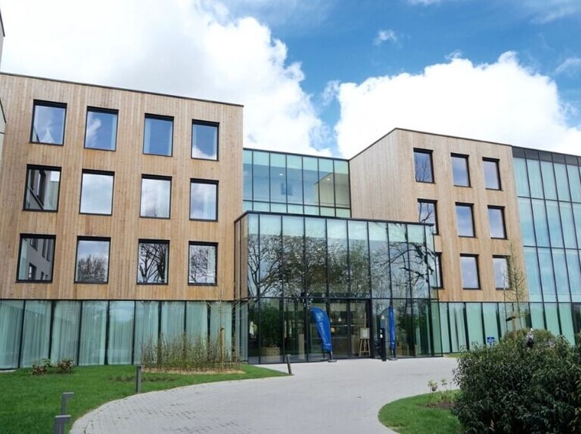 Appartement à louer
                    à 8000 Sint-Pieters