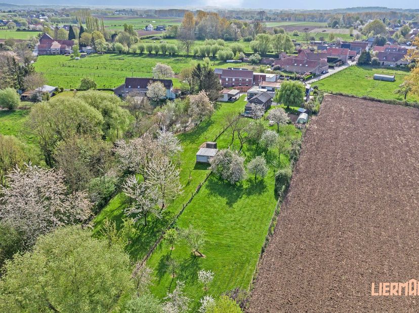 -- Bezoekmoment enkel op afspraak --&lt;br /&gt;
Droomt u van een idyllische plek midden in het groen, waar rust, ruimte en karakter samenkomen? Deze charma