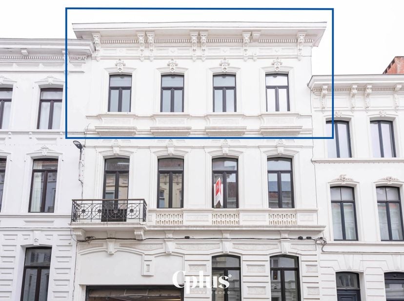Deze kwalitatief gerenoveerde residentie situeert zich in het hart van de Arteveldestad op 5min wandelen van het bruisende stadscentrum.&lt;br /&gt;
In de d