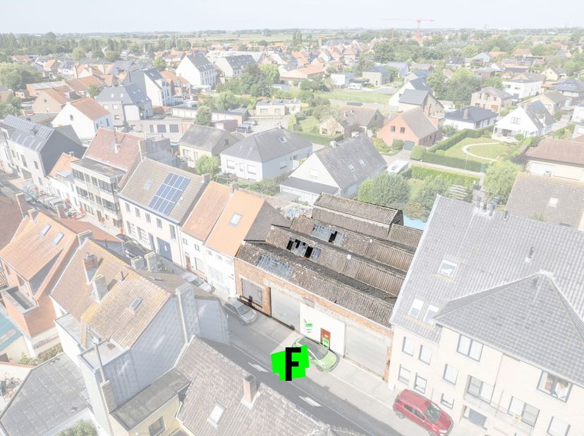 Uniek stuk bouwgrond/loods in het centrum van Oudenburg, Sint-Pietersstraat 17&lt;br /&gt;
Ontdek dit uitzonderlijke aanbod in het hart van Oudenburg! Geleg