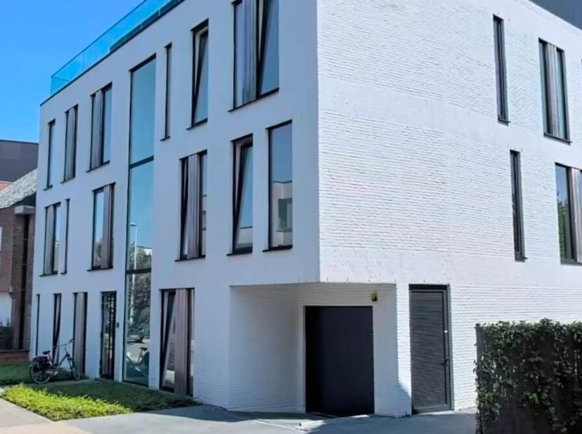 Prachtig appartement met 2 slaapkamers te Mol: Luxe afwerking; In het centrum en toch zeer rustig gelegen; Zeer energiezuinig (EPC A); Ondergrondse au