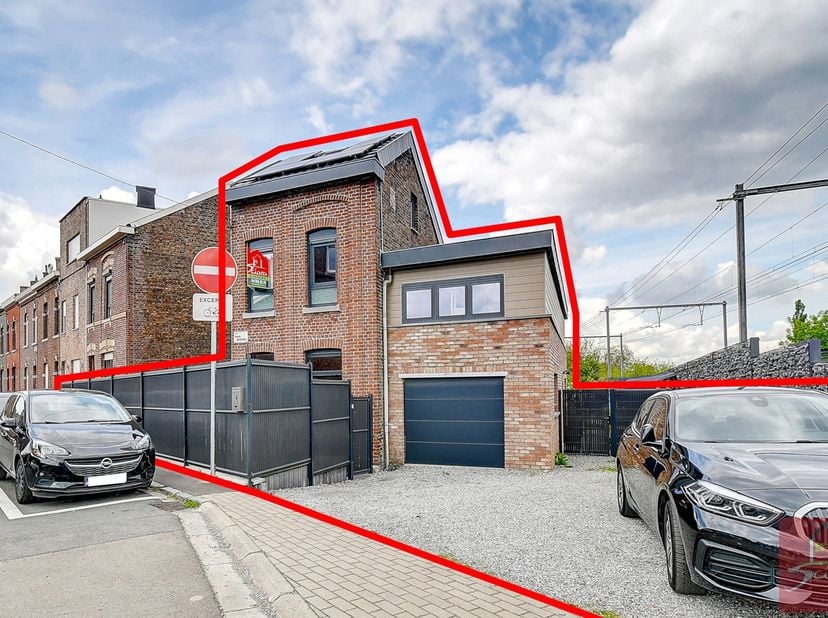 Visite virtuelle : https://my.matterport.com/show/?m=NHnE4c72mnK - L&#039;immobilière Sciara a le plaisir de vous présenter cette maison entièrement rénové