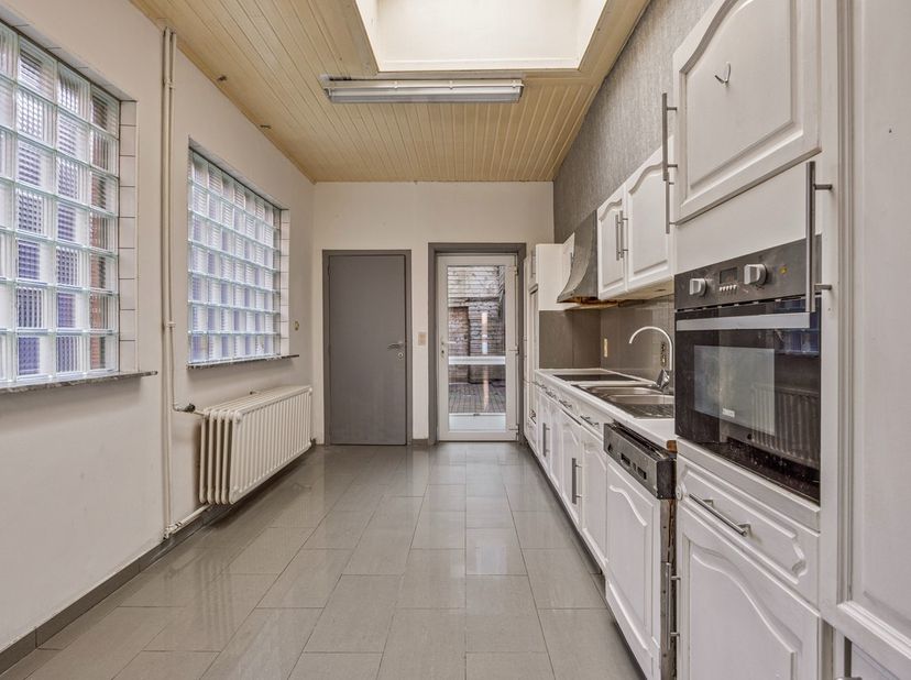 Welkom in de Rechtstraat 35 te 3700 TONGEREN (Rutten)!&lt;br /&gt;
&lt;br /&gt;
In het landelijke Rutten vinden we midden in het gezellige (dorps)centrum bovensta