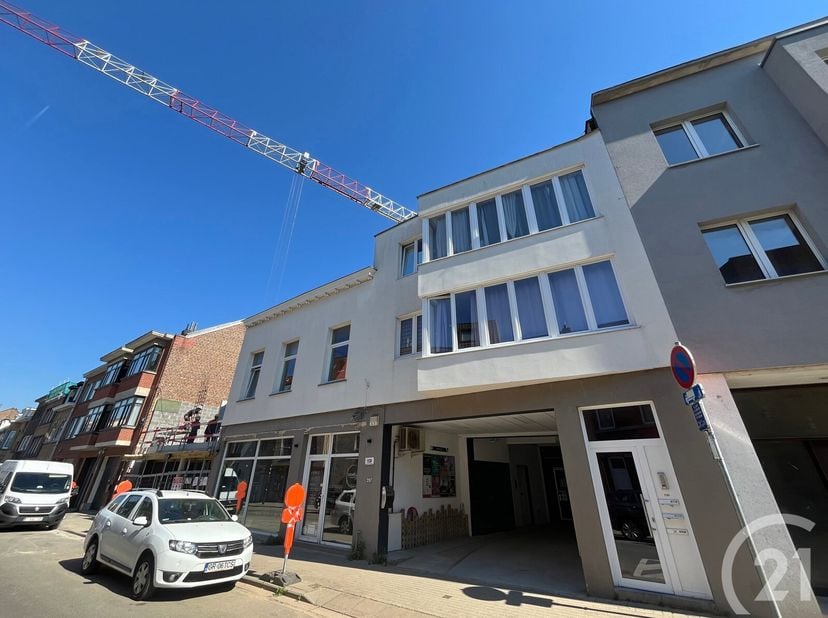AUDERGHEM: Quartier du Chant d&#039;oiseau, dans une rue calme et secondaire tout en étant à proximité des commerces et transports (Métro Hankar à 5min à p