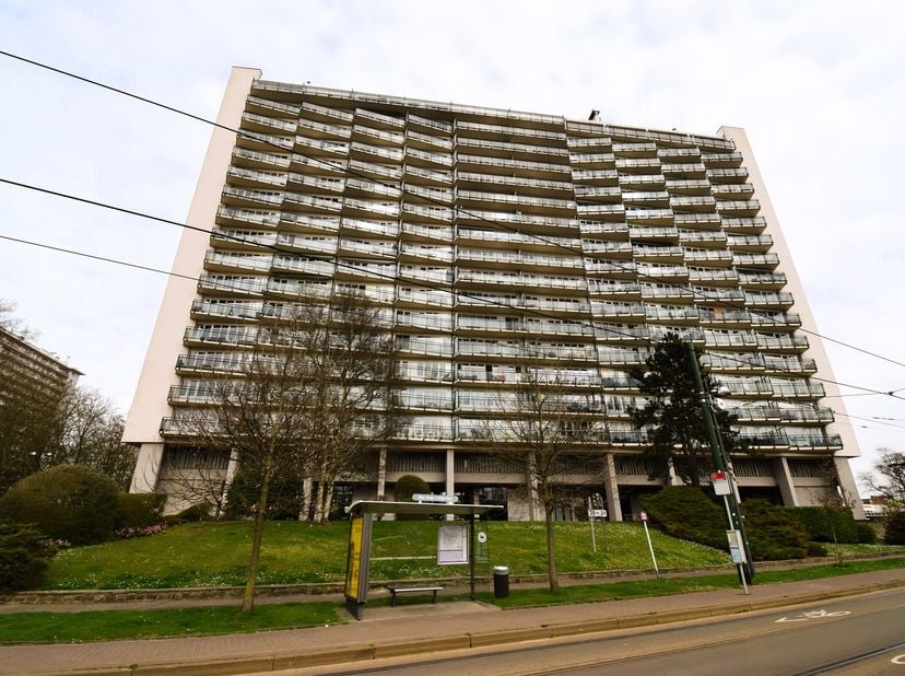 Avenue Marius Renard 33: Appartement une chambre de 65m² avec deux terrasses (13+10m²) dont une avec vue imprenable du 16ème sur les étangs d&#039;Anderlec
