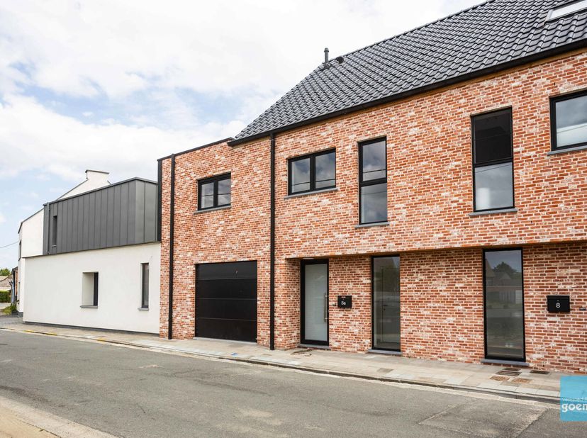Te koop in Berlare:&lt;br /&gt;
 Deze instapklare nieuwbouwwoning biedt ruimte, licht en kwaliteit op een toplocatie. De woning beschikt over drie slaapkame