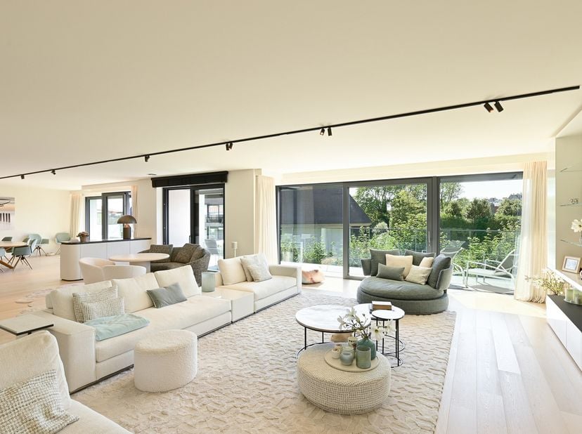 Uitzonderlijk appartement in de befaamde residentie &amp; hotel in La Rive - La Réserve, met uitzicht op het Zegemeer.&lt;br /&gt;
Dit uitzonderlijke appartemen
