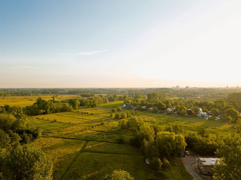 Galerie is een charmant villa-appartement op de eerste verdieping van Residentie Leiepark te Afsnee. Het bevindt zich in een prachtig aangelegd, privé