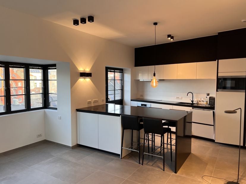 STUDIO DE LUXE DANS UN EMPLACEMENT DE CHOIX AU CŒUR DE GAND - TRÈS ÉCONOME EN ÉNERGIE&lt;br /&gt;
&lt;br /&gt;
Dans le centre animé de Gand, au quatrième étage (a