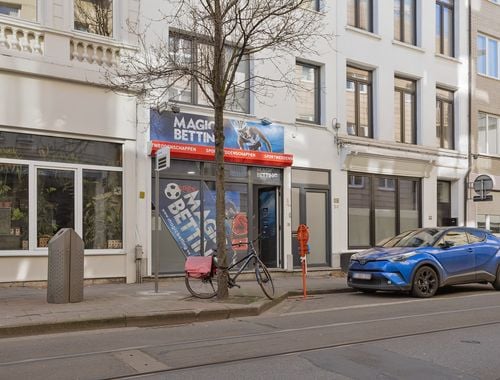                                         Rez-de-chaussée commercial à louer à Antwerpen, € 950
