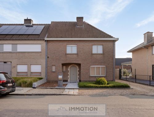                                         Hoekwoning te koop in Heule, € 385.000
