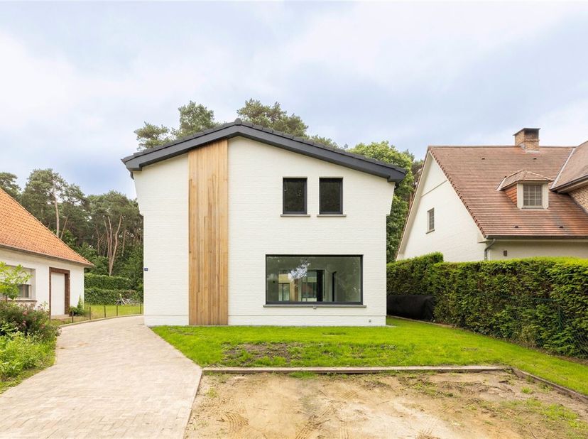Twee recente en uiterst energiezuinige woningen met zicht op groen ideaal als kangoeroe-woning, zorg-woning,...&lt;br /&gt;
De volledig gerenoveerde woninge