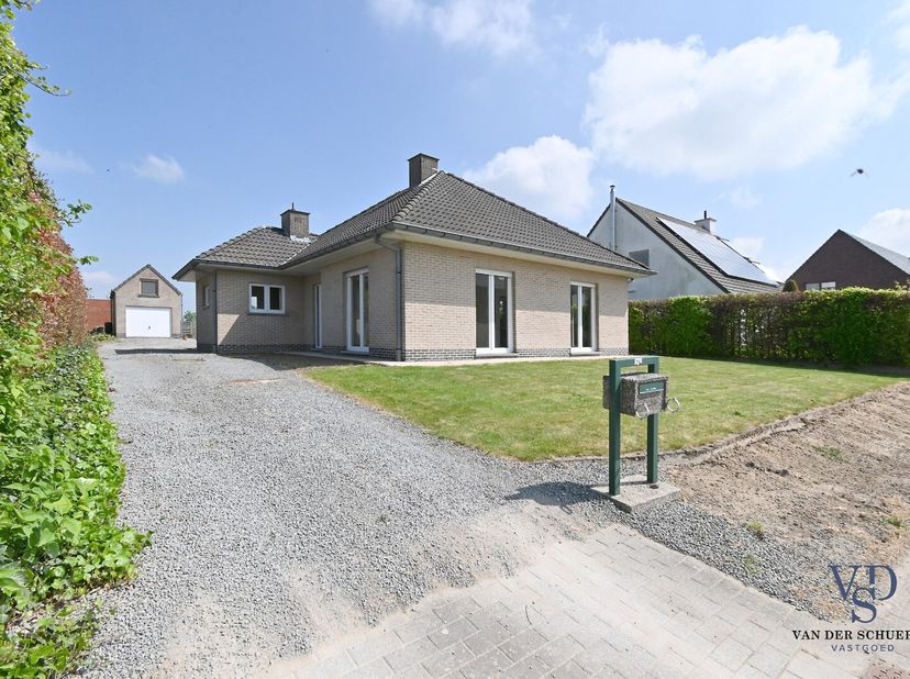 Maison à vendre
                    à 9890 Dikkelvenne