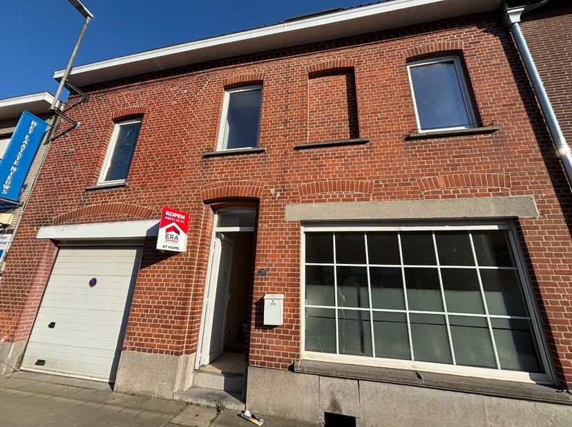 Ledegem : maison avec jardin, 5 chambres et garage pour 3 voitures à vendreCette propriété dans le centre de Ledegem vous assure que vous avez tout à