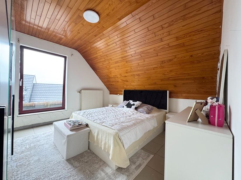 Dit appartement is gelegen op de derde verdieping van een kleinschalige Residentie in het centrum van Borgloon. &lt;br /&gt;
&lt;br /&gt;
Met een bewoonbare opper