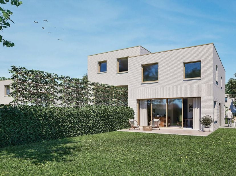 Deze ruime, open nieuwbouwwoning bestaat op het gelijkvloers uit een inkomhal, een geïnstalleerde keuken met aansluitend de eetruimte, een ruime bergi