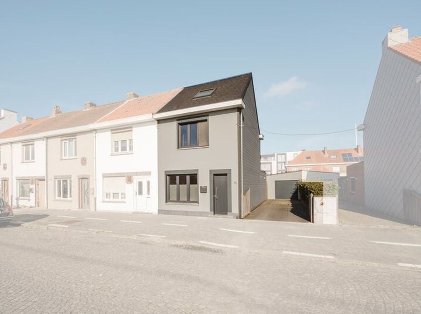 Cette maison très agréable et récemment rénovée est située au centre de Zeebrugge, à distance de marche des magasins, des transports en commun et des