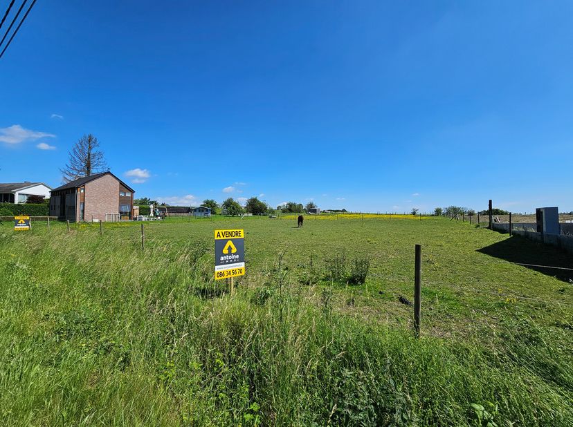Grandhan (Durbuy): très belles parcelles à bâtir situées sur la commune de Durbuy, dans le Village de Grandhan. Ces parcelles ont une superficie de +-