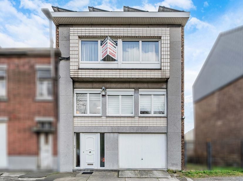 [NOUVEAUTÉ] Herstal  Maison bel-étage + Terrain à bâtir !&lt;br /&gt;
Un bien rare offrant de multiples possibilités&lt;br /&gt;
Vous cherchez une grande maison f