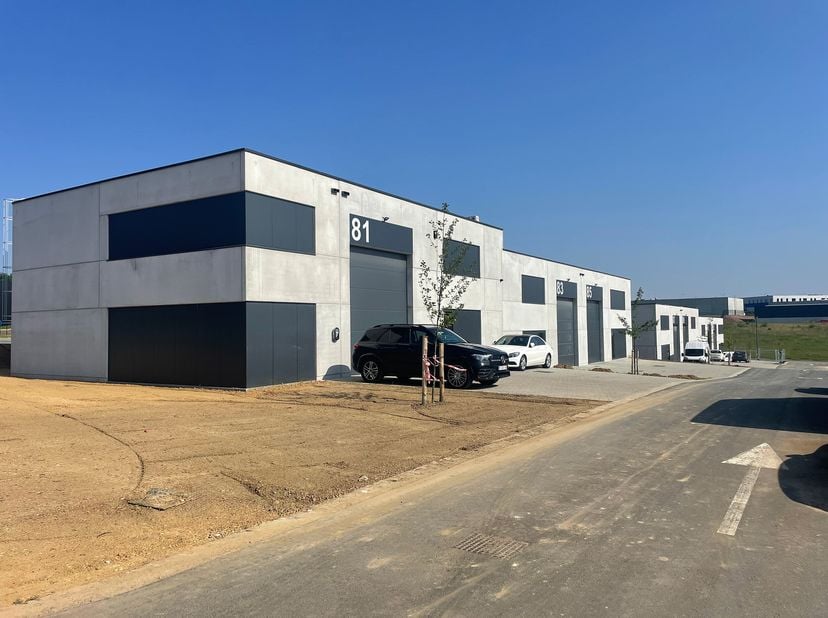 KOM LANGS TIJDENS ONZE KOMENDE OPENDEURDAGEN - Meer info en inschrijven kan via https://www.zabra.be/aero.&lt;br /&gt;
&lt;br /&gt;
KMO-unit (325 m²) te koop in B